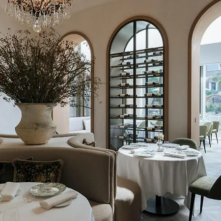 De Tuilerieen - Small Luxury Of The World 5*